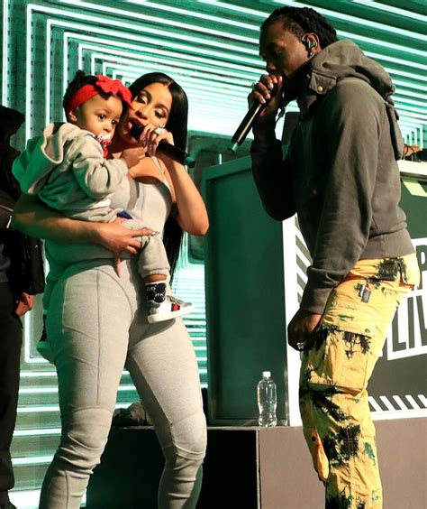 Cardi B Defends Offset After Instagram Is Hacked, DMs Allegedly。